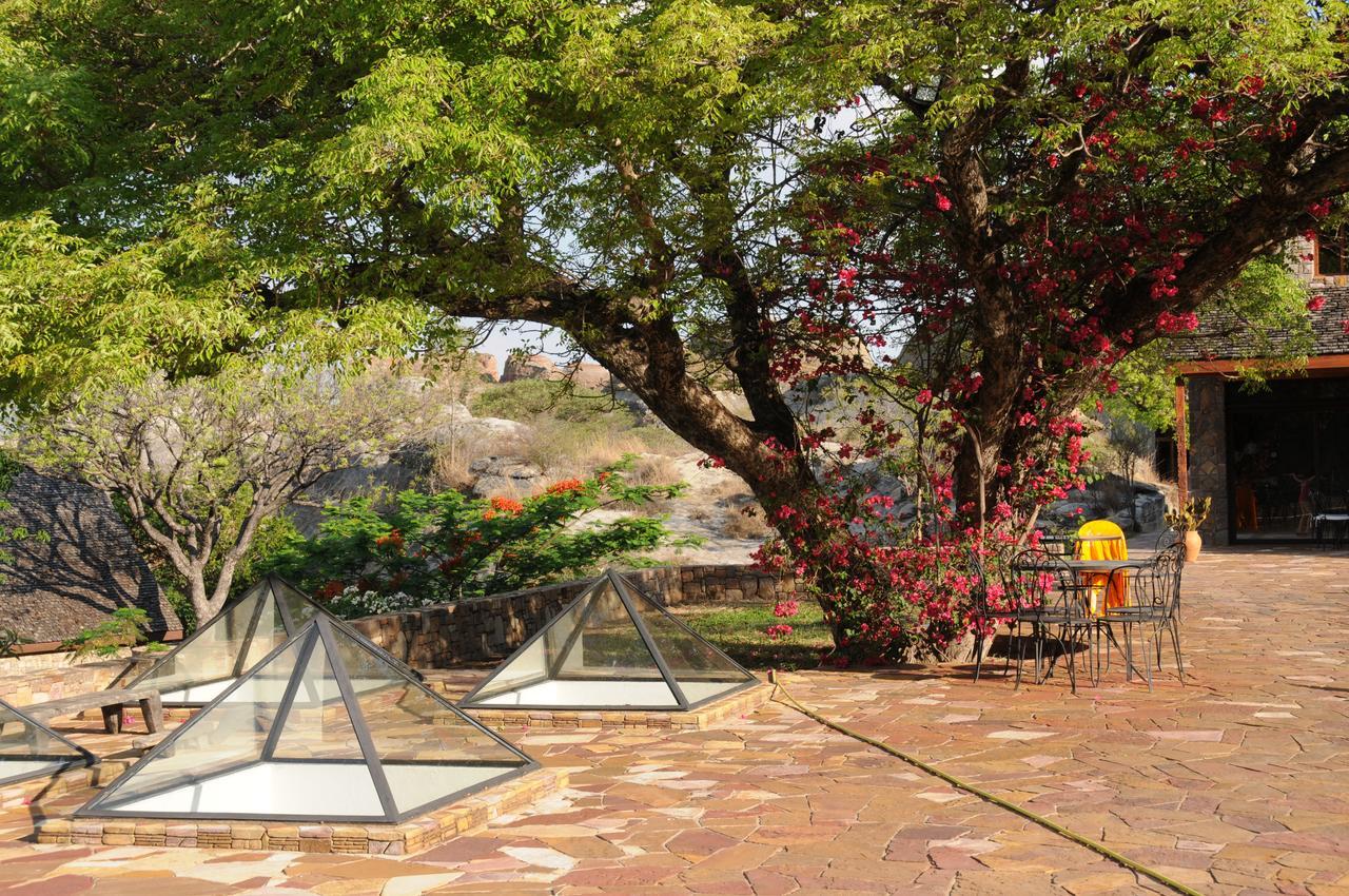 Готель Le Jardin Du Roy Ranohira Екстер'єр фото