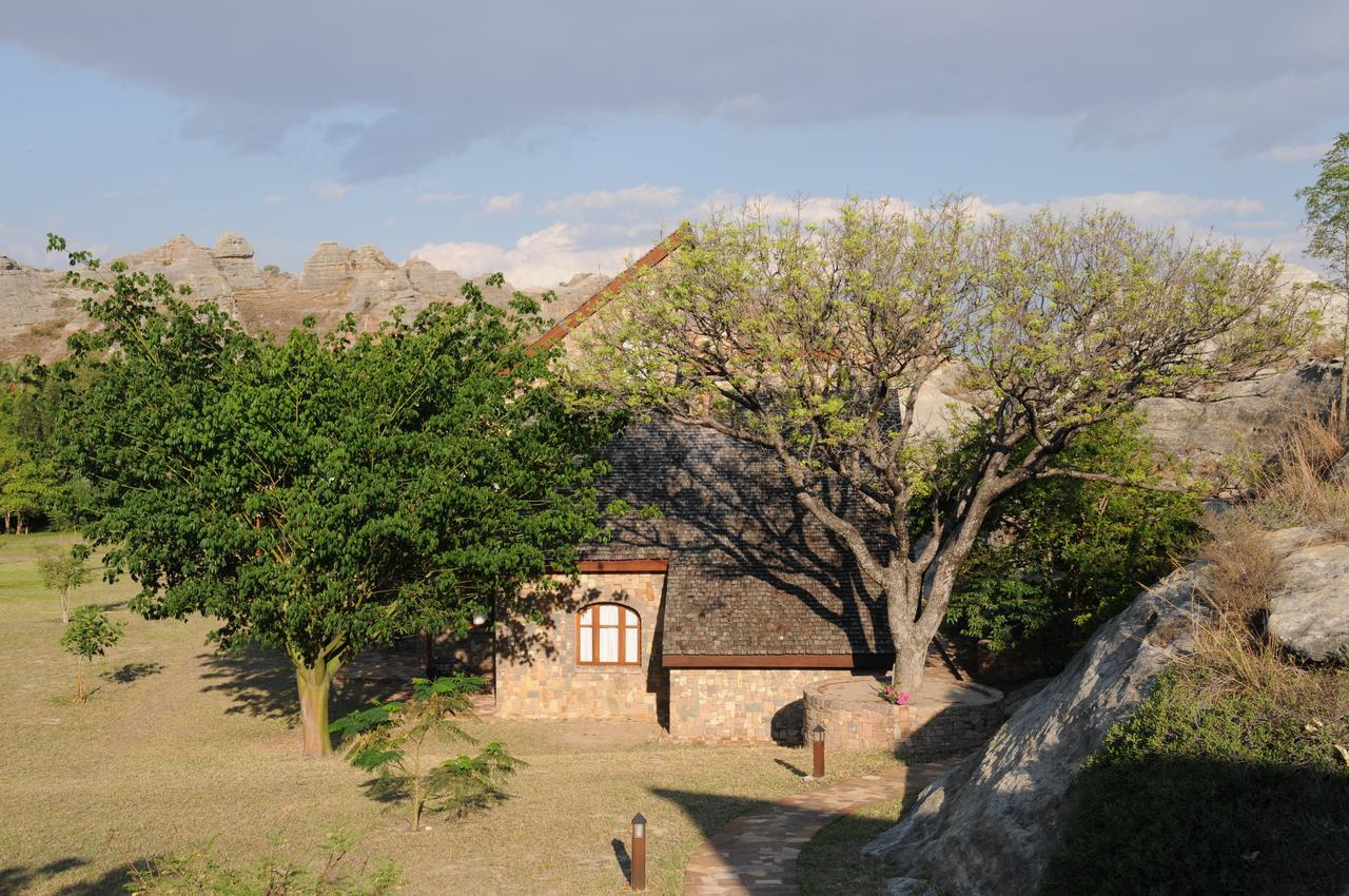 Готель Le Jardin Du Roy Ranohira Екстер'єр фото